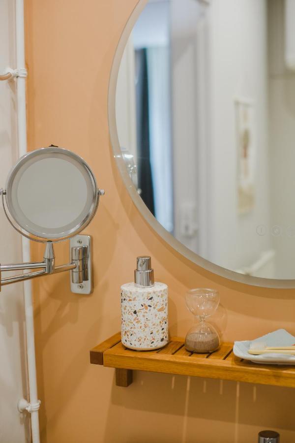 Passage De L'Horloge Apartment โอแซร์ ภายนอก รูปภาพ